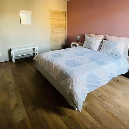 Appartement Cosy Au Centre De Beauraing Eksteriør billede