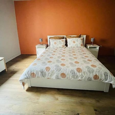 Appartement Cosy Au Centre De Beauraing Eksteriør billede