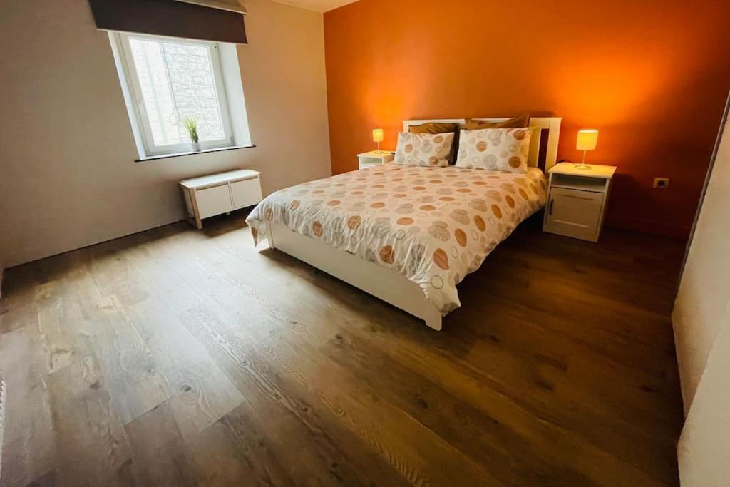 Appartement Cosy Au Centre De Beauraing Eksteriør billede